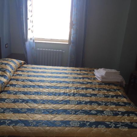 Hotel Il Castello 帕奥拉 外观 照片