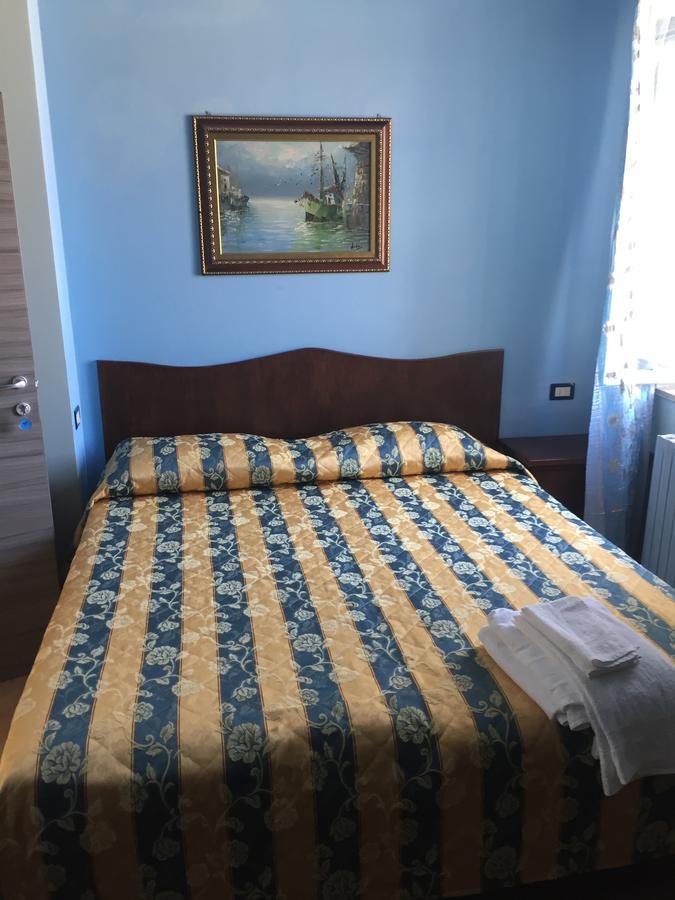 Hotel Il Castello 帕奥拉 外观 照片