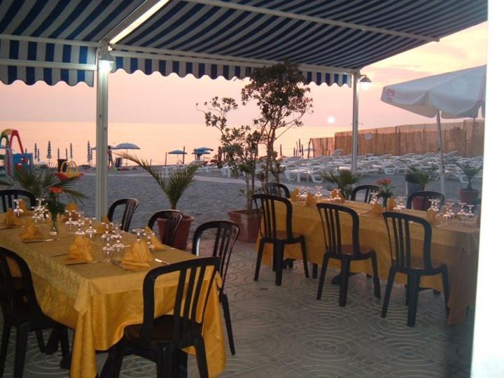 Hotel Il Castello 帕奥拉 外观 照片