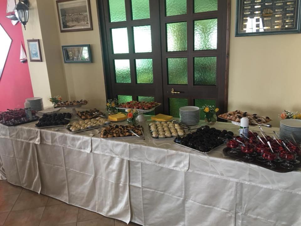 Hotel Il Castello 帕奥拉 外观 照片